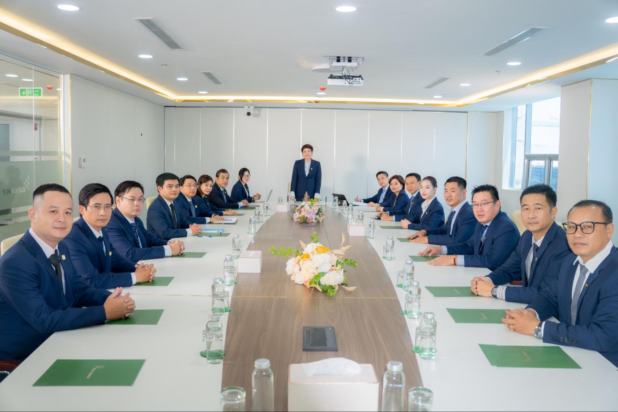XÂY DỰNG NỘI LỰC VỮNG CHẮC TỪ TƯ DUY TĂNG TRƯỞNG XANH